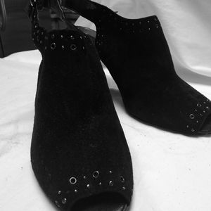 Bandolino black suede sling back.